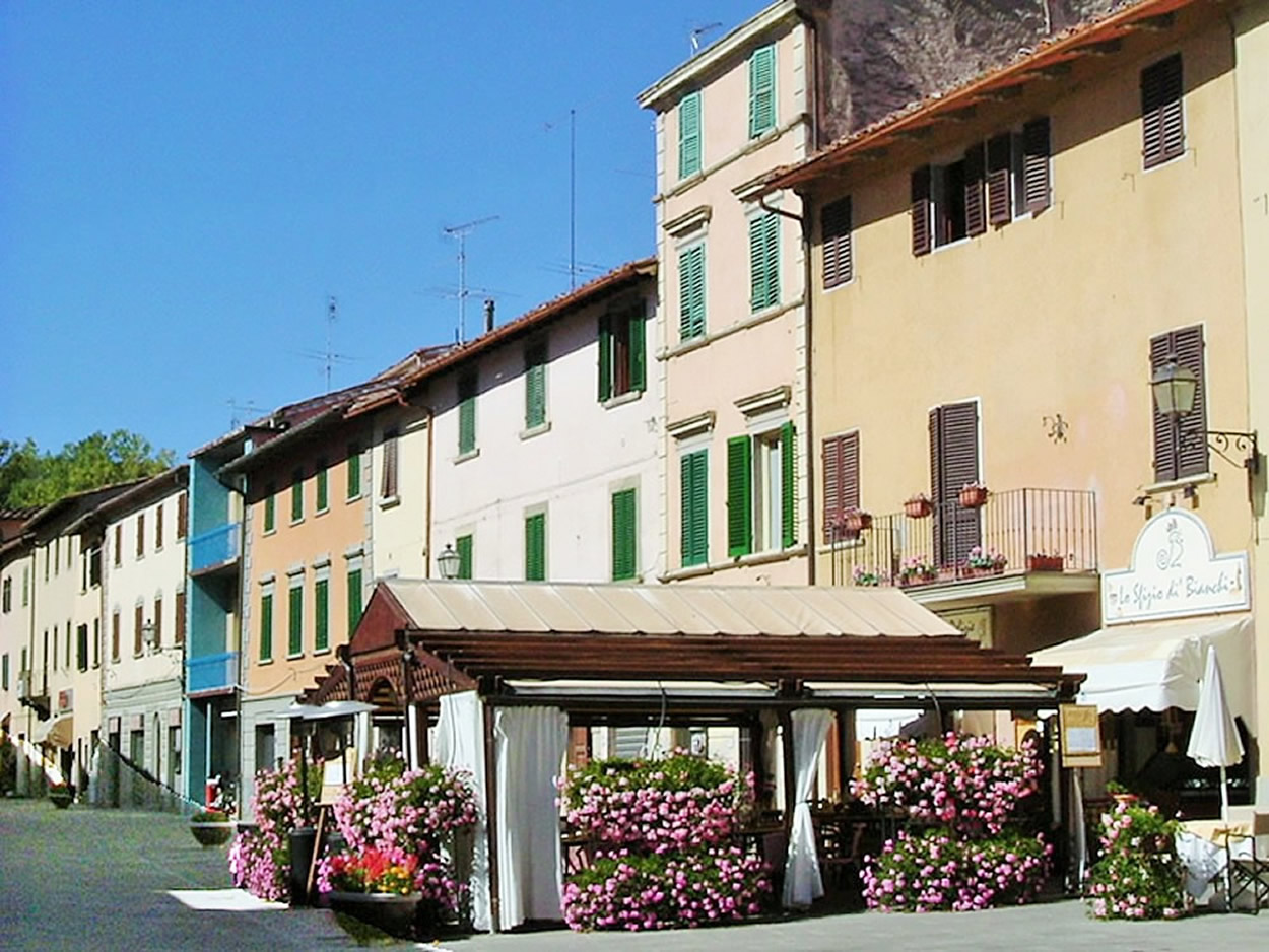 Villa Gaiole, 3 BDR, Borgo di Gaiole, Siena, Chianti, Tuscany
