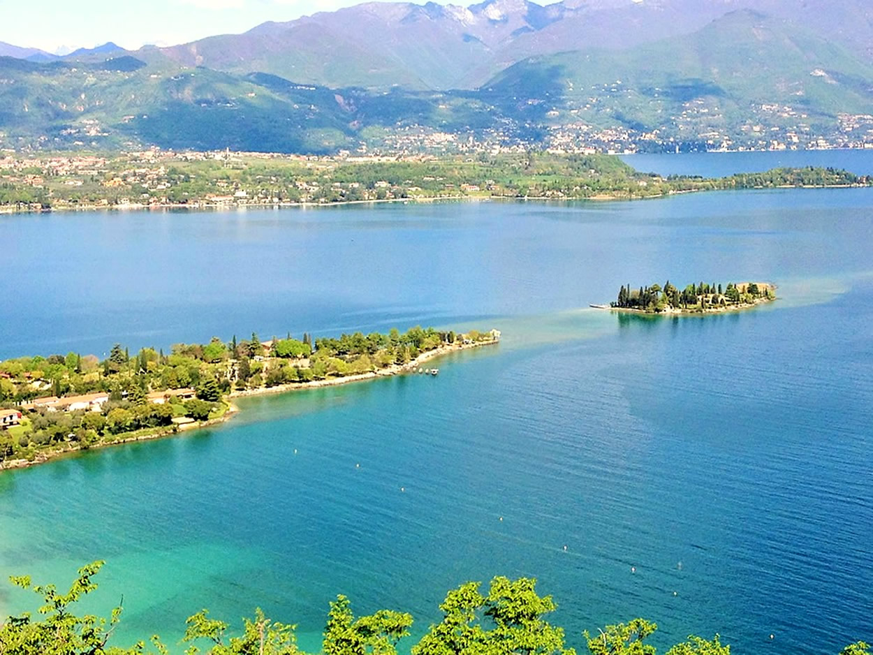 Lake Garda B3, 2 BDR, Sleep 6, Manerba, Lake Garda