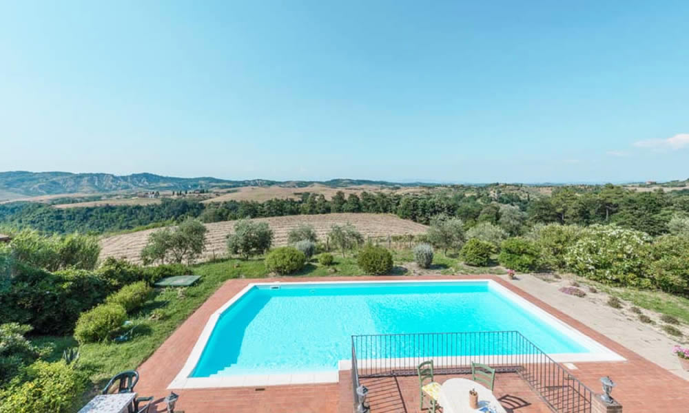 Beautiful villa in stunning location with panoramic pool, Castelfalfi, Florence, Tuscany
